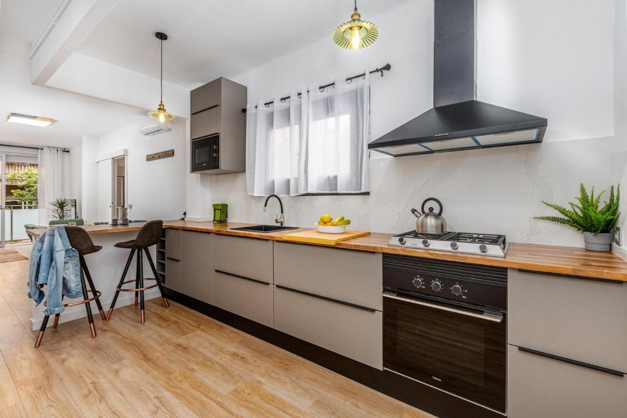 Simply Stunning - Hidden Gem, Heart Of Poble Sec Apartment Barcelona Bagian luar foto