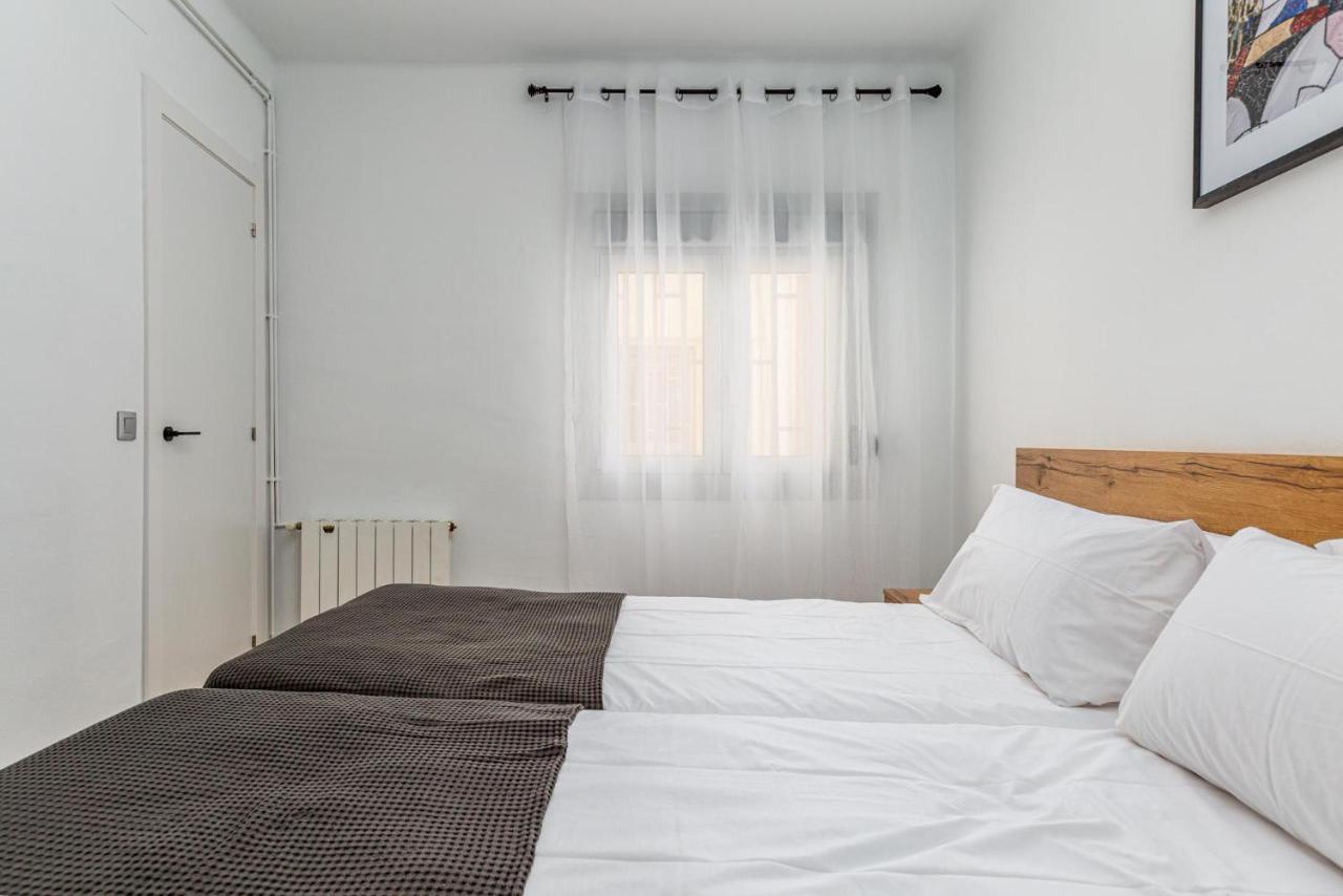 Simply Stunning - Hidden Gem, Heart Of Poble Sec Apartment Barcelona Bagian luar foto